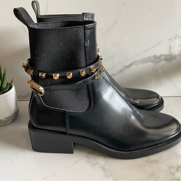 Zara Black Chelsea Ankle Boots with Gold Stud Strap - Picture 3 of 5